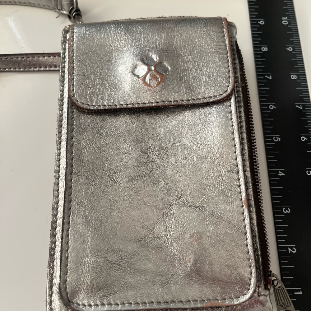 Patricia Nash Metallic Silver Leathe Wallet Organizer crossbody phone bag
